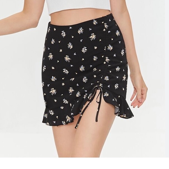 Rewind Floral Miniskirt, Front Ruched, Drawstring, Ruffle Hem, Y2K Medium - Picture 1 of 9